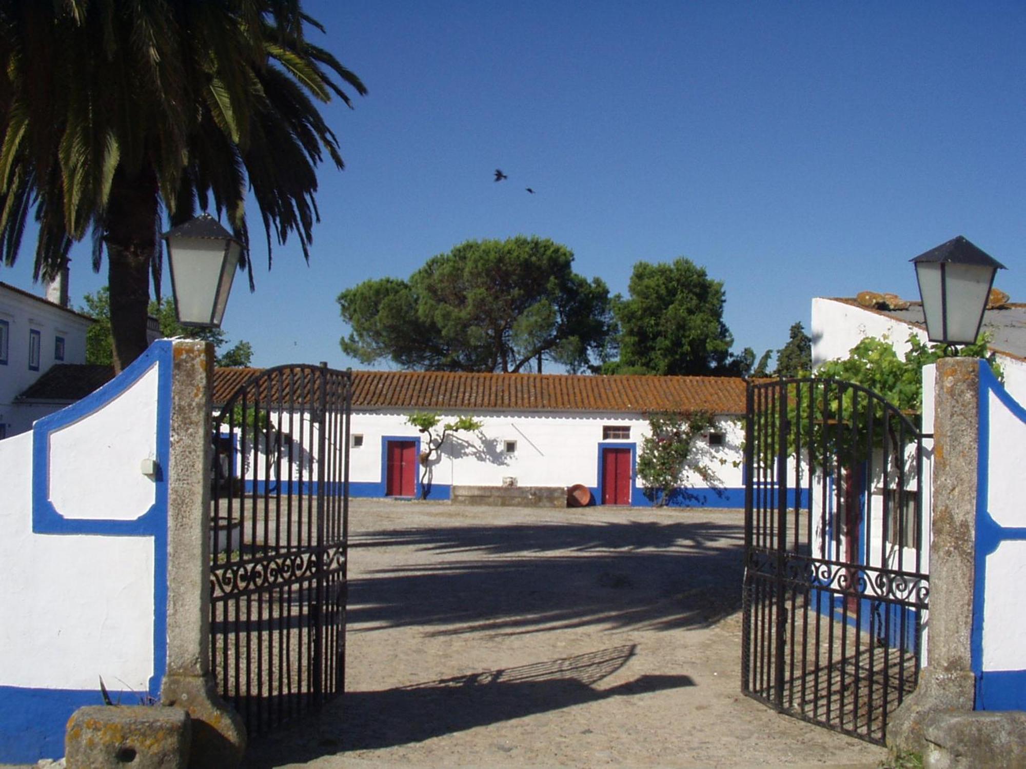 Monte Da Serralheira Agro Turismo Évora Exterior foto