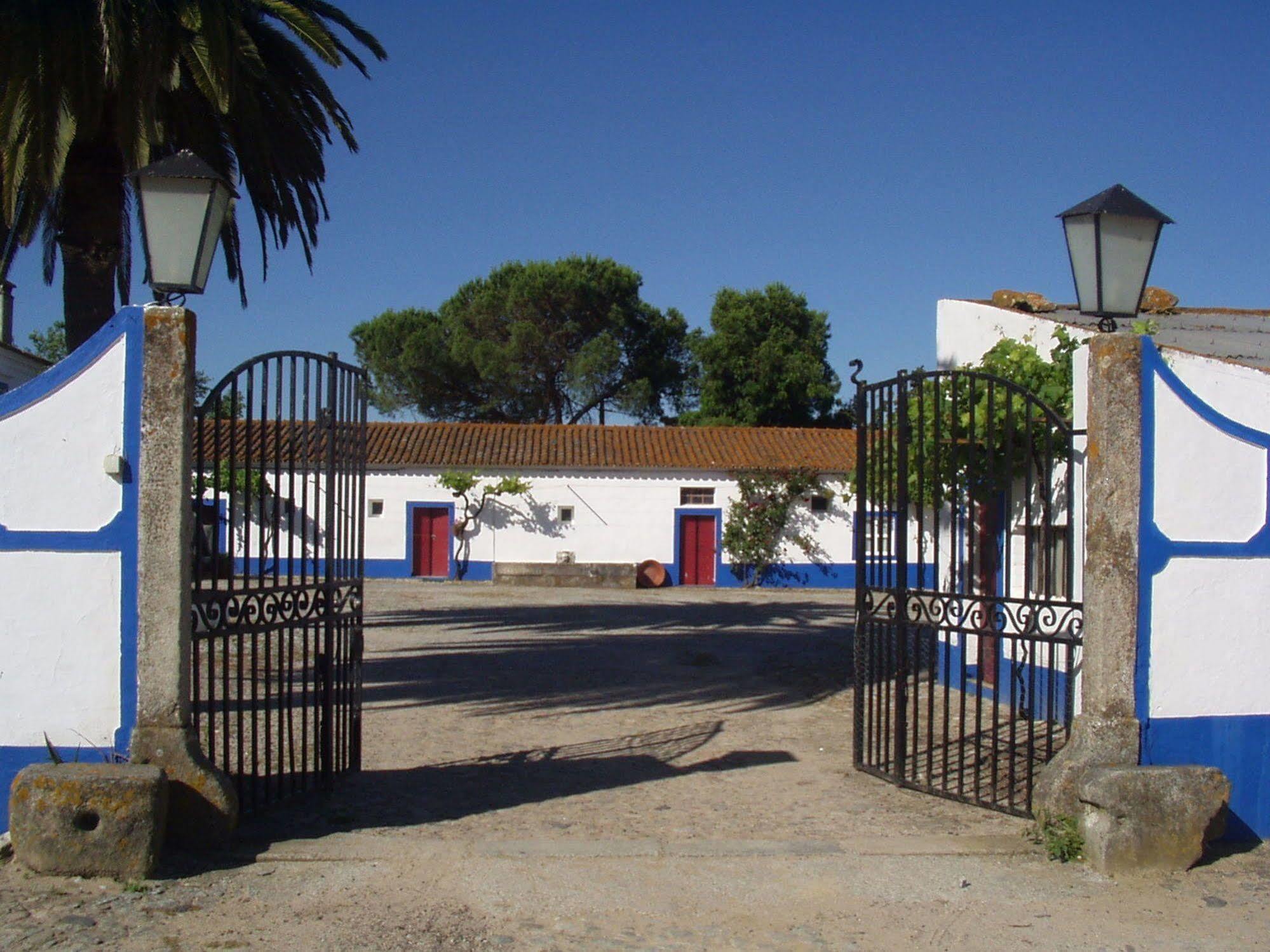 Monte Da Serralheira Agro Turismo Évora Exterior foto