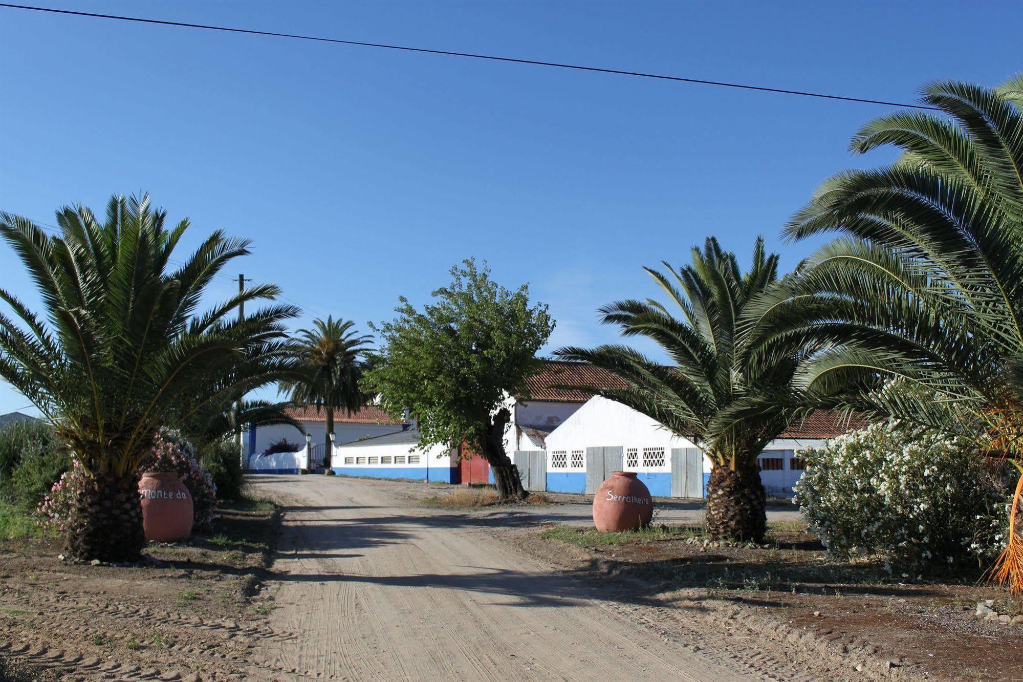 Monte Da Serralheira Agro Turismo Évora Exterior foto